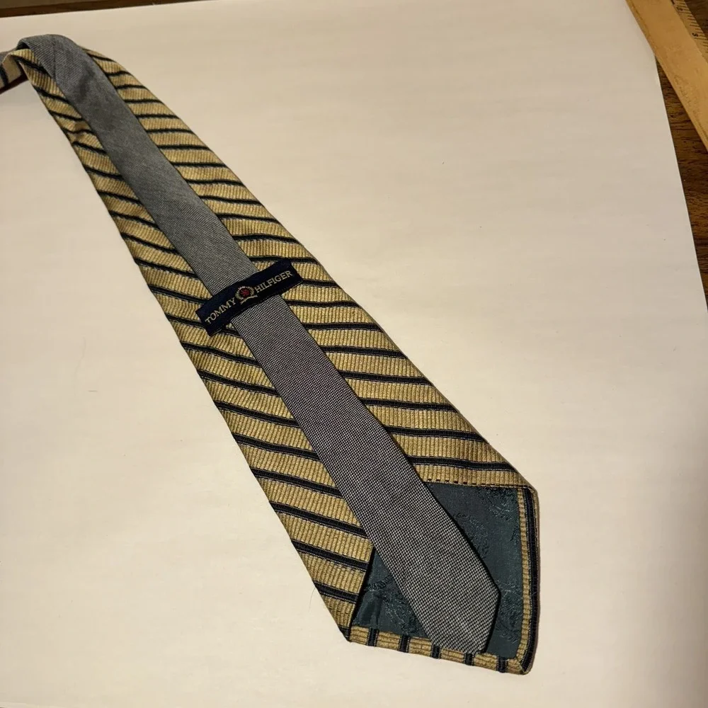 Tommy‎ Hilfiger Men's Silk Necktie Tie Striped Vintage USA